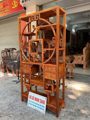 ke-bay-do-vuong-rich-rac-go-huong-do-do-go-minh-sang