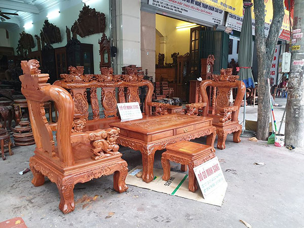 Bàn ghế Minh Quốc Nghê gỗ Hương Đá tay 12