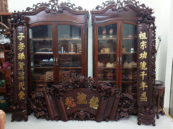 Quấn thư câu đối Long hóa dát vàng gỗ Gụ